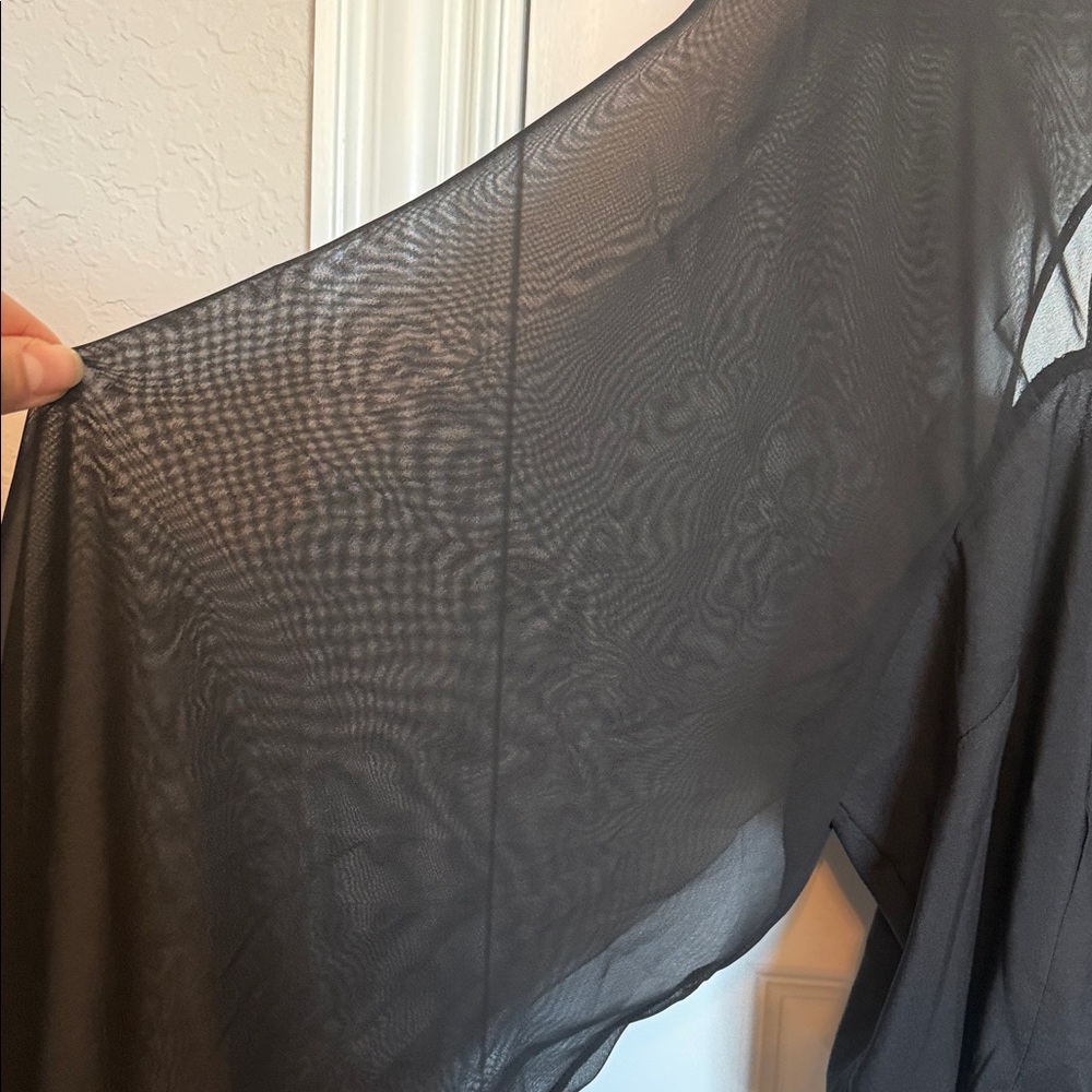 NWT Express Black Long Sleeve Cropped Blouse Sz XL - Picture 4 of 8